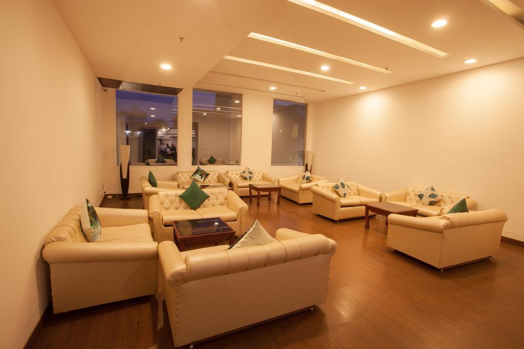 Hotel Velvet Clarks Exotica Zirakpur Exterior foto